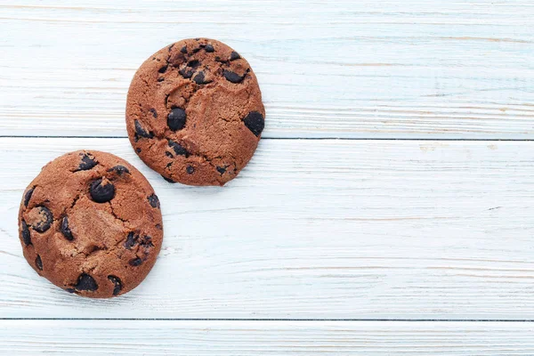 Biscuits Aux Pépites Chocolat Sur Table Bois Blanc — Photo