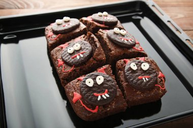 Taze Cadılar Bayramı kurabiye pişirme tepsisi siyah