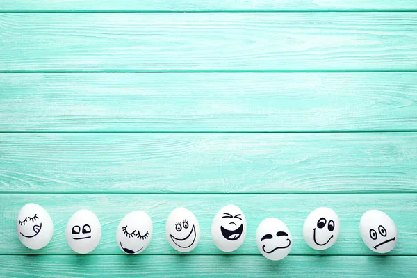 Komik suratlar ile yumurta 