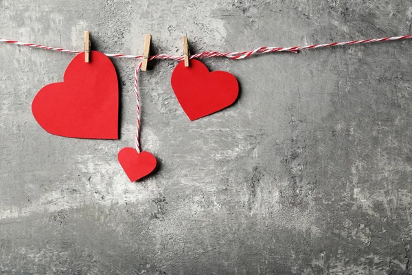 Red Paper Hearts Hanging Wooden Background — Stock Photo, Image