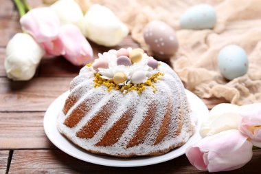 Paskalya kek yumurta ve Lale çiçek ahşap tablo