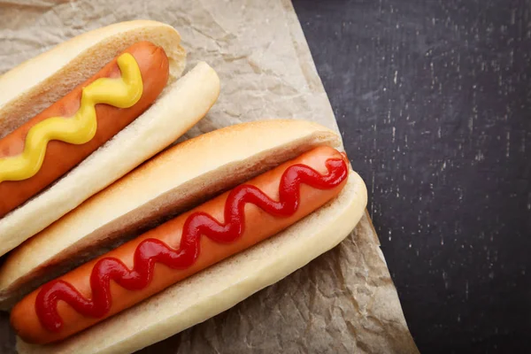 Hot Dog Con Ketchup Senape Sul Tavolo Legno — Foto Stock