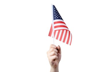 Amerikan bayrağı beyaz arka plan üzerinde tutan el