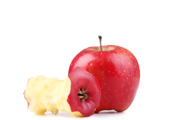 Roter Apfel Und Stumpf Isoliert Auf Weißem Hintergrund — Stockfoto