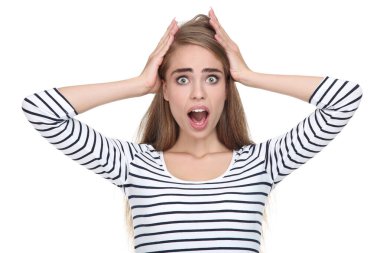 genç kız beyaz zemin üzerine sürpriz yaptı.