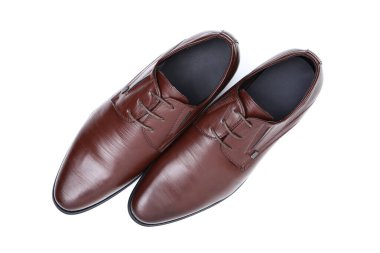 Beyaz arka plan üzerinde izole erkek deri ayakkabı