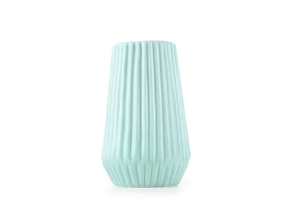 Керамическая ваза на белом фоне — стоковое фото