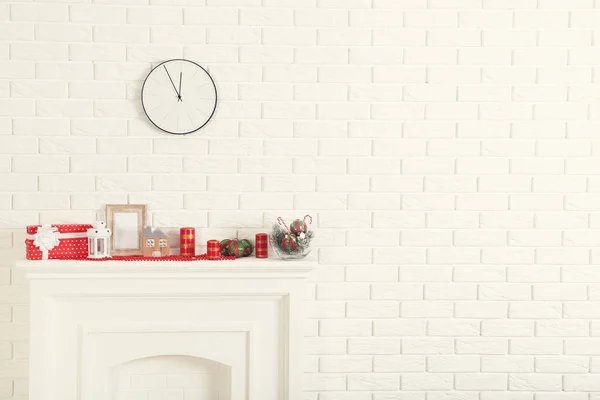 Decorated Fireplace Christmas Brick Wall Home — Stock Photo, Image