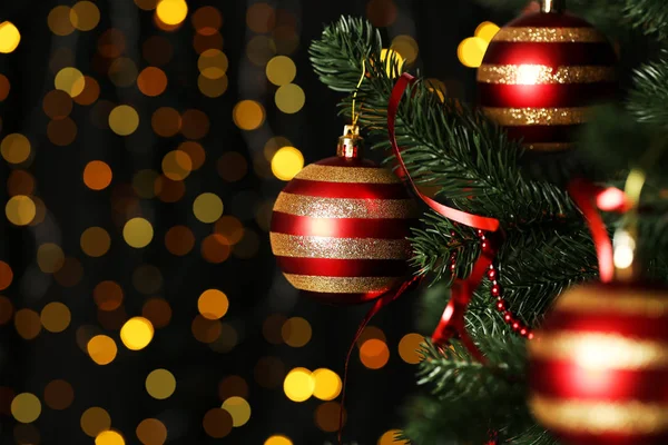 Abete Natale Con Ornamenti Sfondo Luci Sfocate — Foto Stock