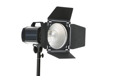 Stüdyo ışıklandırması beyaz arkaplanda izole edildi