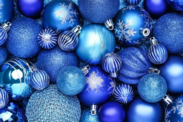 Achtergrond van blauwe kerstballen — Stockfoto