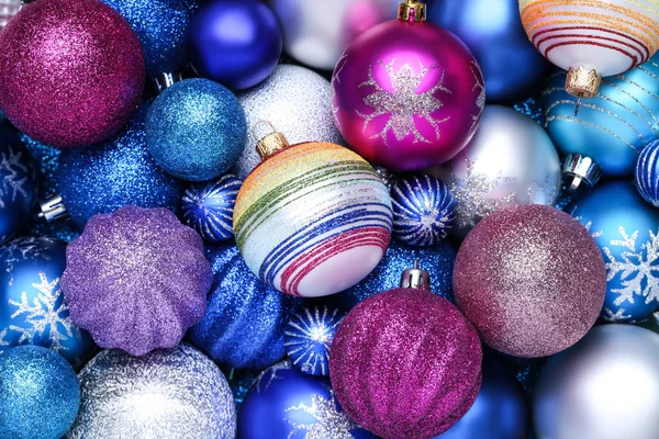 Achtergrond van kleurrijke kerstballen — Stockfoto