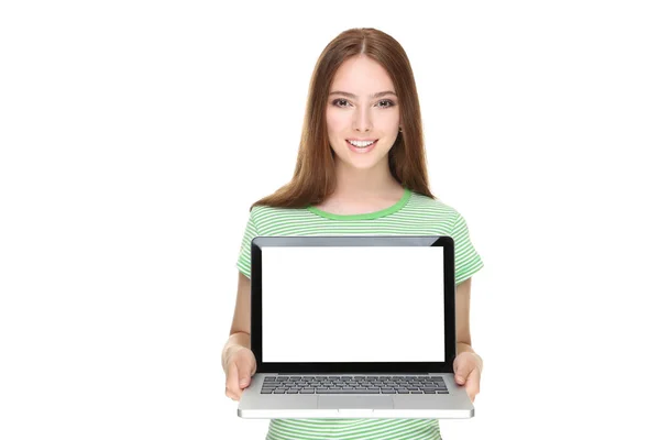 Femeie Tânără Care Arată Ecranul Laptopului Gol Fundal Alb — Fotografie, imagine de stoc