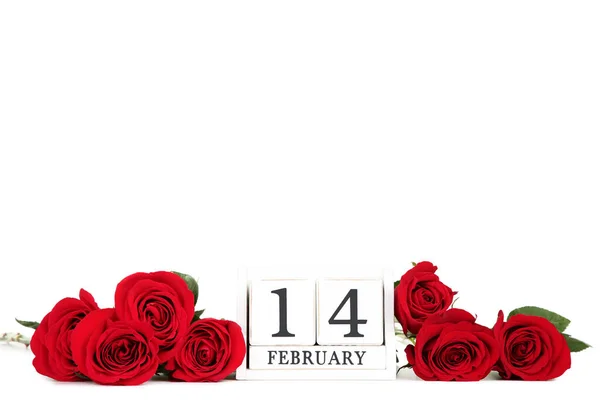 Bouquet Red Roses Wooden Calendar Isolated White Background — Stock Photo, Image