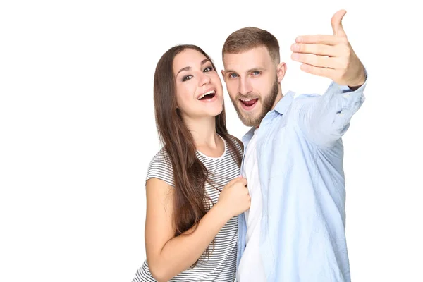 快乐的年轻夫妇 在白色背景上 — 图库照片