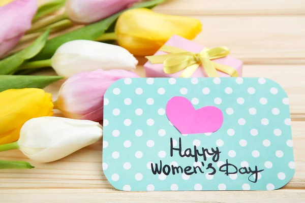 Tekst Happy Womens Dag Met Tulpenbloemen Bruine Houten Tafel — Stockfoto