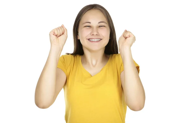 Mladý Šťastný Dívka Zubní Rovnátka Bílém Pozadí — Stock fotografie