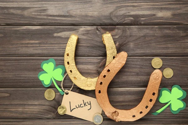 Patrick Day Paper Clover Leafs Coins Golden Horseshoes Word Lucky — Stock Photo, Image