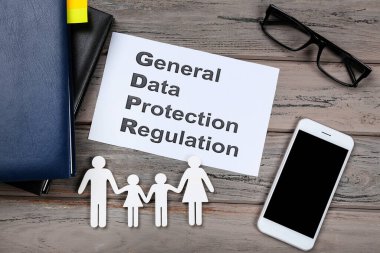 Genel Veri Koruma Yönetmeliği, akıllı telefon ve aile figürlü GDPR