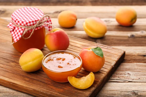 Confiture Abricot Dans Bol Bocal Sur Une Table Bois Brun — Photo