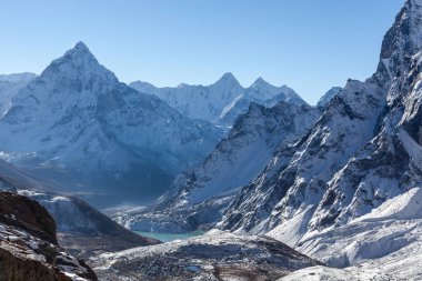 Dağ Ama Dablam Everest saha kampı zirvesinde trek Himalayalar'da, Nepal.