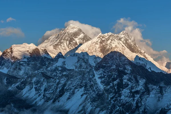 Vista del Monte Everest desde Gokyo Ri . — Foto de Stock