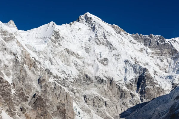 Cho Oyu dağ en iyi manzaraya açık bir günde yüksek Himalaya dağlarında Sagarmatha Milli Parkı, Himalayalar, Nepal. — Stok fotoğraf