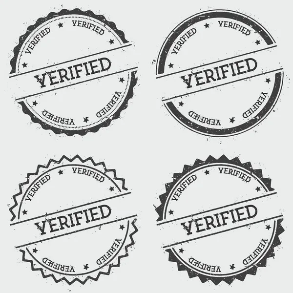 Sello de insignia verificado aislado sobre fondo blanco Sello hipster redondo Grunge con tinta de texto — Vector de stock
