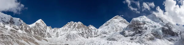 Panorama dell'Everest Vista panoramica sul monte Everest dal campo base dell'Everest Monte — Foto Stock