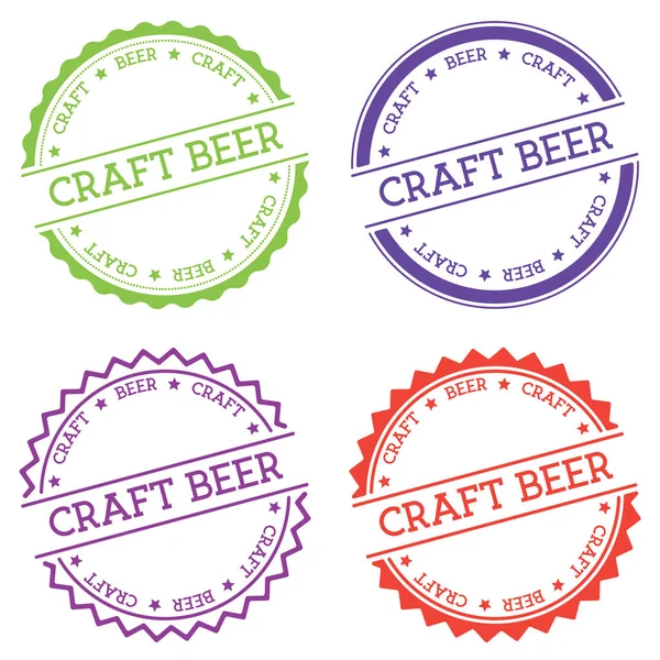 Craft-Bier-Abzeichen isoliert auf weißem Hintergrund flachen Stil rundes Etikett mit Text kreisförmigen Emblem — Stockvektor