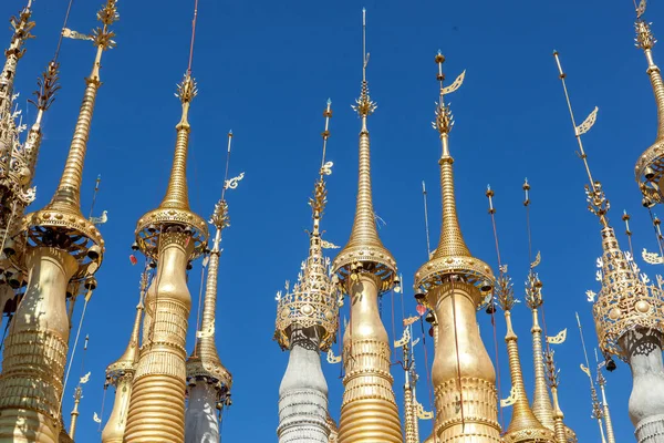 Golden In Dein Stupas Tops — Stock Photo, Image