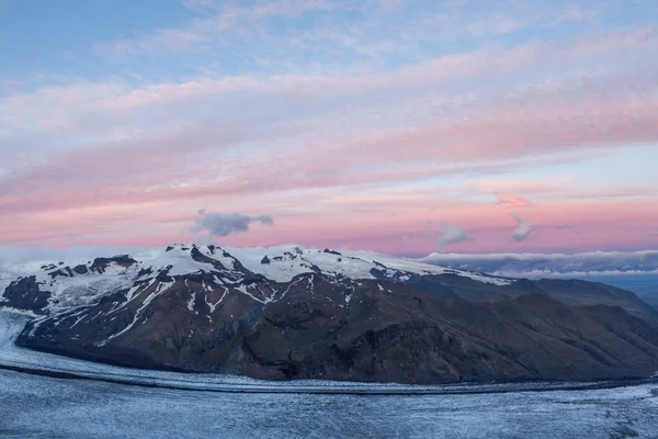 Günbatımı Güney İzlanda nefes kesen buzulda volkan dağdan aşağı gidiş buzul Nehri