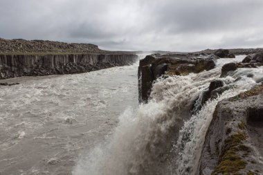 Selfoss şelale Vatnajokull Milli parkında kuzeydoğu İzlanda büyük ünlü Dettifoss yakın
