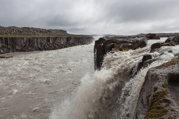 Cascada Selfoss cerca del famoso Dettifoss en el parque nacional de Vatnajokull en el noreste de Islandia Enorme —  Fotos de Stock