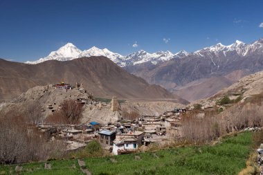 Mustang Nepal Tibet köyünü Nepal Annapurna devre üzerinde köyde Jarkot trek