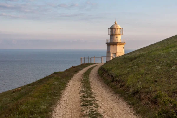 Lighthouse yakınındaki cape Meganom Ukrayna Kırım'yol — Stok fotoğraf