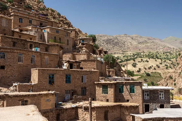 Παλιά λιθόκτιστα σπίτια στο χωριό Παλανγκάν στο λόφο του Ιρανικού Κουρδιστάν έκδοση 2 — Φωτογραφία Αρχείου