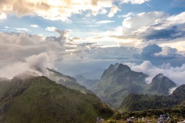 Chiang Dao dağ Kuzey Tayland sürüm 2 zirvesine üzerinden görüntülemek