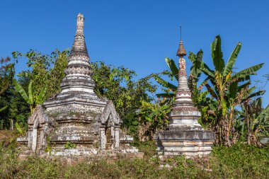 İki eski Budist pagodadan Hsipaw Myanmar eski stupas