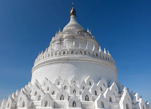 The white pagoda of Hsinbyume Mya Thein Dan pagoda  paya templ Version 2 — Stock Photo, Image