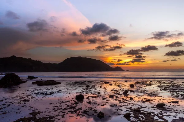Endonezya sürüm 2 Java Adası'nda güzel pembe günbatımı
