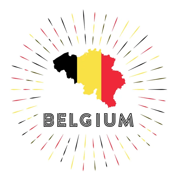 Belgie sunburst odznak Země s mapou Belgie s belgickou vlajkou Barevné paprsky kolem — Stockový vektor