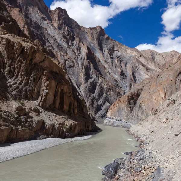 Beatiful road in Zanskar valley Ladakh India Moto travel in North India Road construction from — Stock Fotó