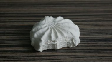 Stop motion hatmi masada yemek.
