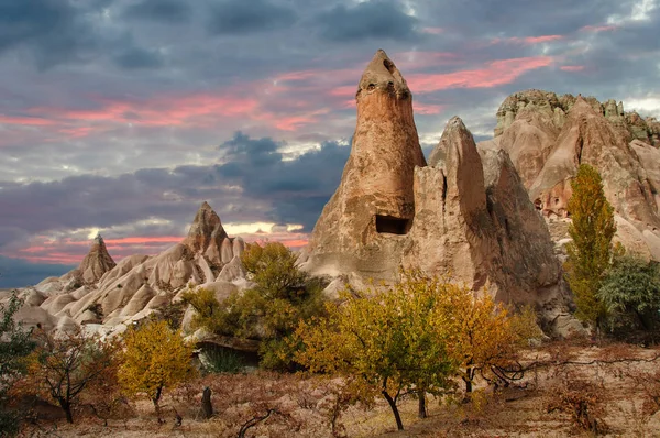 Gyönyörű naplemente Cappadocia, Törökország — Stock Fotó