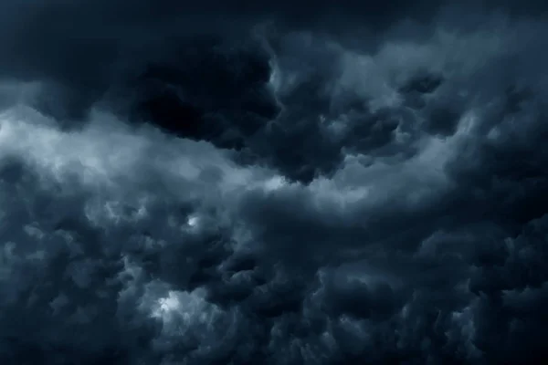 Chuva Tempestuosa Nuvens Fundo Céu Escuro — Fotografia de Stock