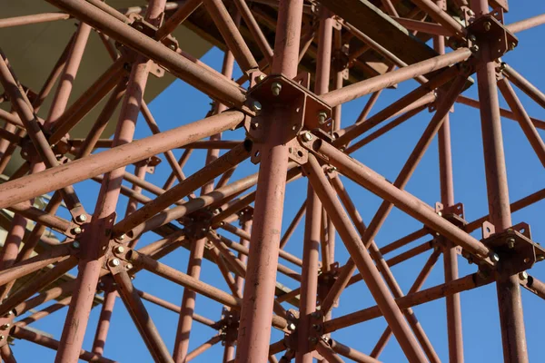 Steigerelementen Constructie Metalen Steigerbuizen Staven Gegevens Van Bouwplaats Brugsteun Industriële — Stockfoto