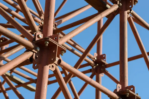 Scaffolding Elements Construction 金属脚手架管和金属棒 建筑工地详情 桥的支撑 工业背景 — 图库照片