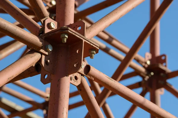 Steigerelementen Constructie Metalen Steigerbuizen Staven Gegevens Van Bouwplaats Brugsteun Industriële — Stockfoto