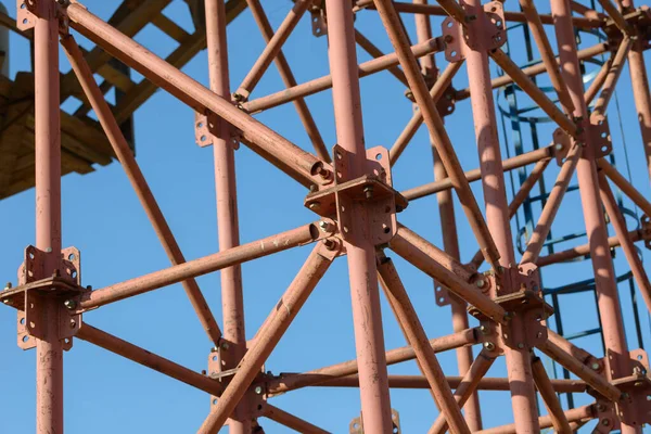 Steigerelementen Constructie Metalen Steigerbuizen Staven Gegevens Van Bouwplaats Brugsteun Industriële — Stockfoto